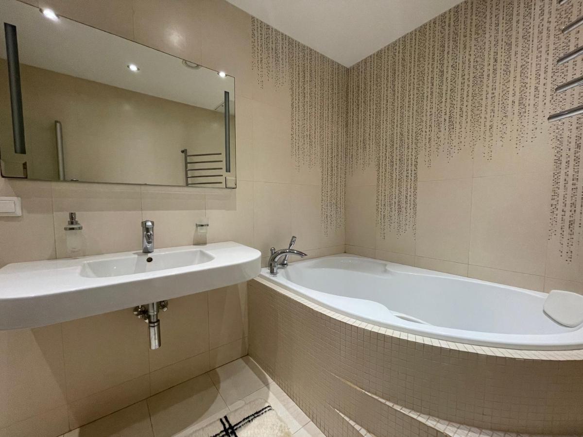Design Apartment ไคลเพดา ภายนอก รูปภาพ
